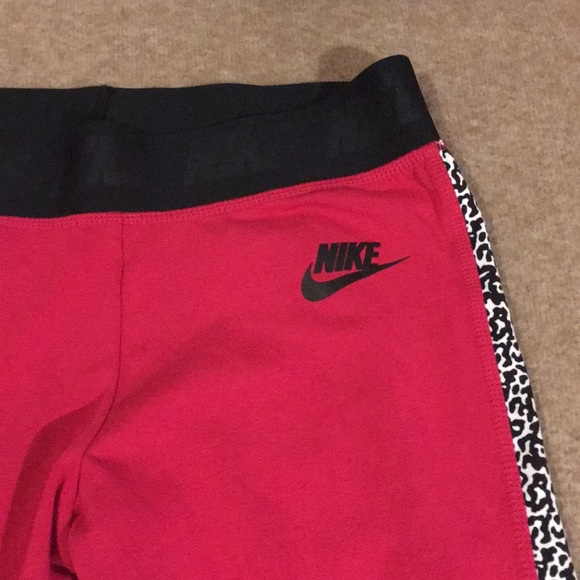Red Nike Leggings with cutout stirrups size small - Picture 2 of 4